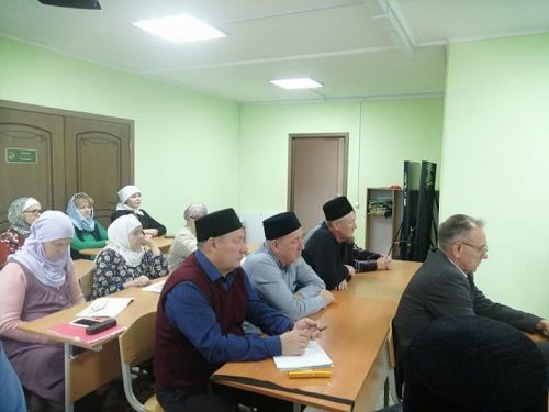 Район башлыгы мәчет имамнары белән очрашты