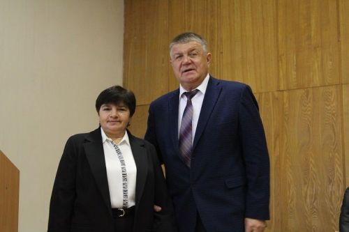 На заседании Совета района вручили депутатские удостоверения и наградили волонтеров