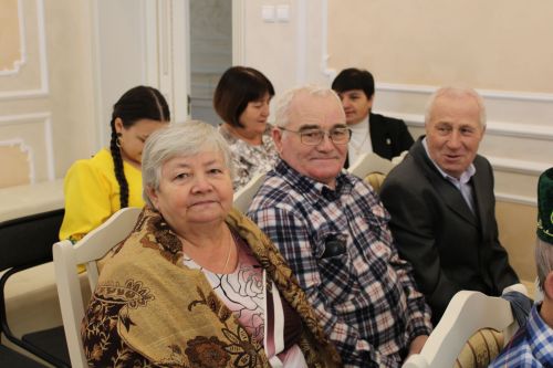 Илне һәм кече Ватанны яратып