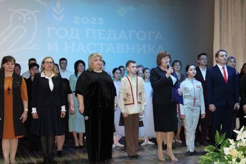 В Новошешминском РДК прошла торжественная церемония открытия Года учителя и наставника в России и Года национальных культур в Татарстане (фоторепортаж)