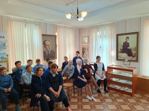 В Шахмайкинском музее прошло мероприятие для школьников “Театр к свету нас ведет”