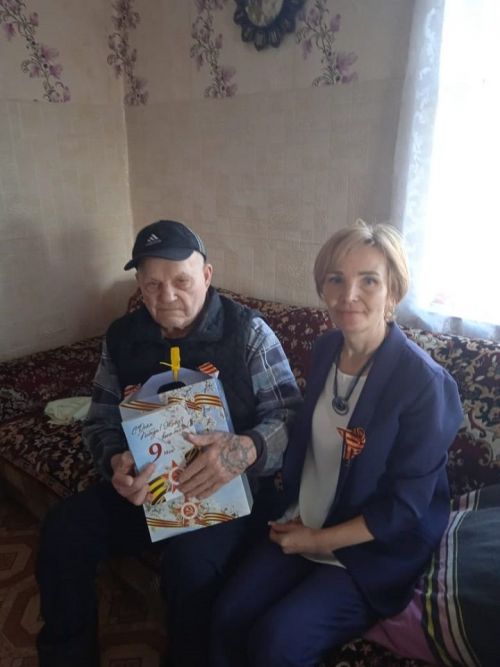 Ветераны и труженики тыла получили подарки в честь дня Победы