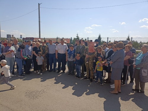 Новошешминские бойцы после отпуска отправились в свои части
