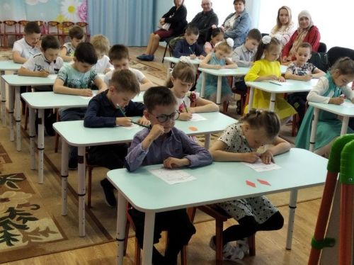 Состоялось последнее собрание родителей выпускников детсада