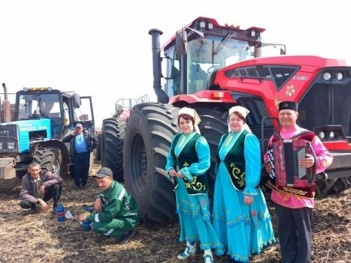 В поле выехала «Агитбригада-2023»