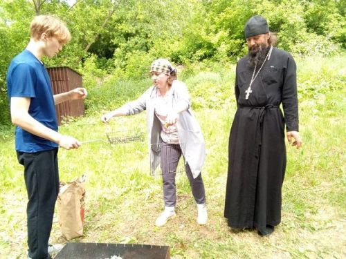 Первый день каникул на Святом источнике  провели дети Ленинской воскресной школы