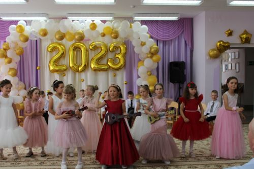«Нам не забыть этот мир разноцветный…»