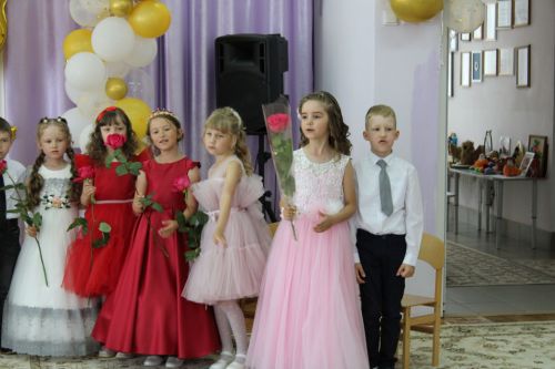 «Нам не забыть этот мир разноцветный…»