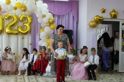«Нам не забыть этот мир разноцветный…»