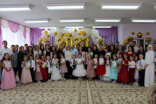 «Нам не забыть этот мир разноцветный…»
