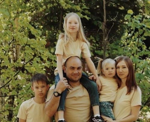 Олег Храмов: «Настоящий мужчина защищает своих детей, а не прячется за них»