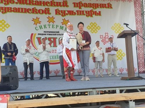 8 июльдә Әлки районы Сиктермә авылында «Уяв » республика чуаш мәдәнияте бәйрәме узган