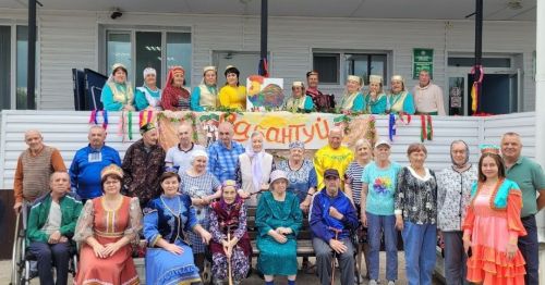 «Талир тәңкә» коллективы Яңа Чишмә Интернат-йортында Сабантуй үткәргән