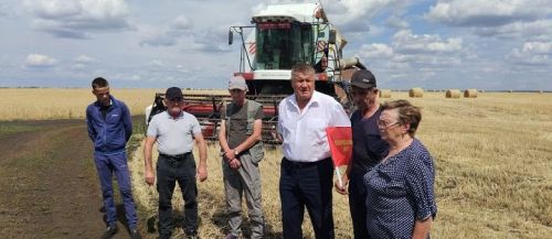 Передовым комбайнерам вручены премии