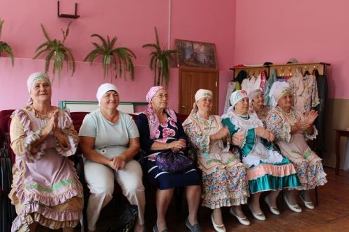В Простых Челнах прошел праздник Дня семьи, любви и верности (фоторепортаж)