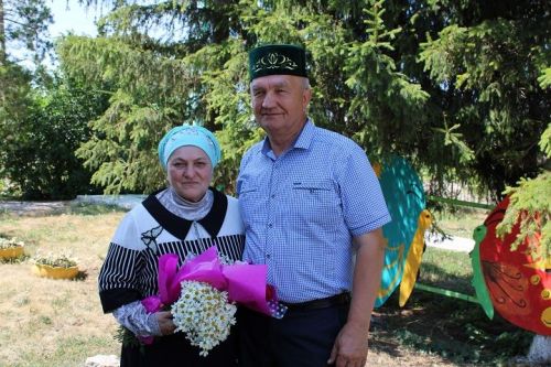 В Простых Челнах прошел праздник Дня семьи, любви и верности (фоторепортаж)
