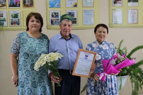 В Простых Челнах прошел праздник Дня семьи, любви и верности (фоторепортаж)