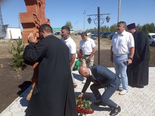 В Новошешминске состоялось открытие армянского памятного креста