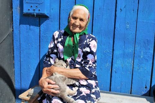 Очень добрая бабушка