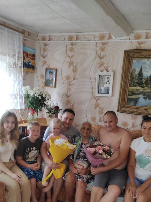 Очень добрая бабушка