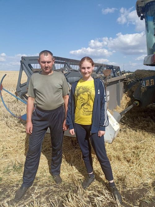 За штурвалом комбайна — Анастасия