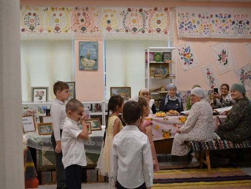 Әни янәшәсендә үткәрелгән вакыт кадерле