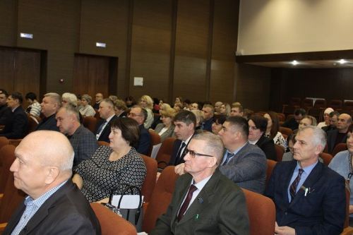 Яңа Чишмә районының иң яхшы комбайнчысына автомобиль тапшырылды