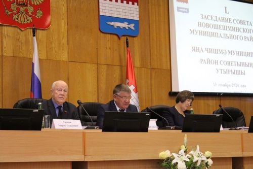 Яңа Чишмә районының иң яхшы комбайнчысына автомобиль тапшырылды