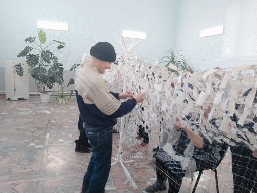 Петропавел мәдәният йортында маскировка челтәрләрен үрү буенча акция узган