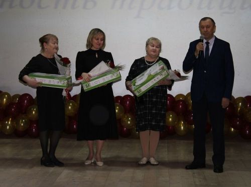 Яңа Чишмә районында Педагог һәм остаз елын төгәлләү тантанасы булды (ФОТОРЕПОРТАЖ)
