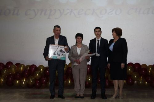 Яңа Чишмә районында Педагог һәм остаз елын төгәлләү тантанасы булды (ФОТОРЕПОРТАЖ)