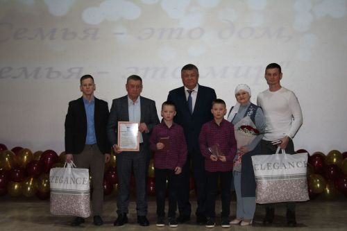 Яңа Чишмә районында Педагог һәм остаз елын төгәлләү тантанасы булды (ФОТОРЕПОРТАЖ)