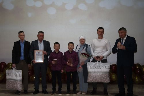 Яңа Чишмә районында Педагог һәм остаз елын төгәлләү тантанасы булды (ФОТОРЕПОРТАЖ)