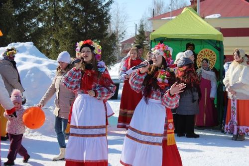 16 марта новошешминцы отпраздновали Масленицу (фоторепортаж)