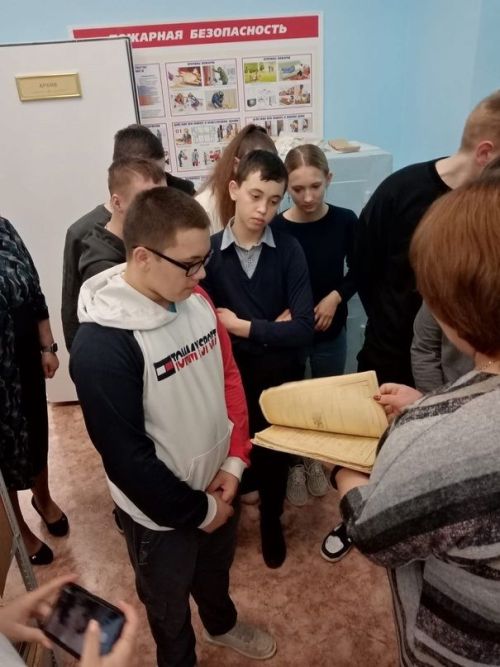 Урок «Семьеведение» прошел в Новошешминском ЗАГСе