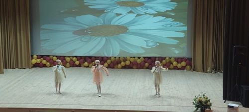 «Яз бии һәм җырлый!» (фоторепортаж)