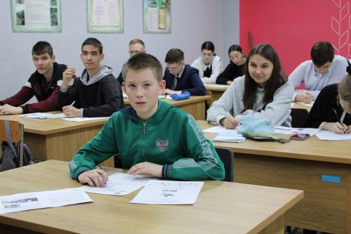В Новошешминской средней школе писали Диктант Победы