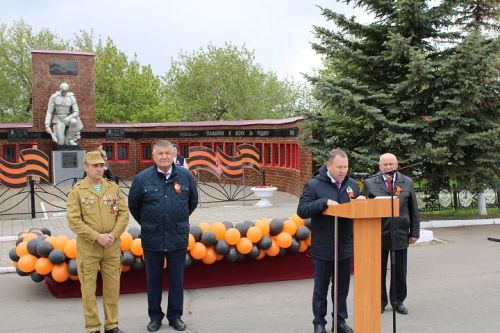 В Новошешминске состоялся митинг в честь Дня Победы (фоторепортаж)