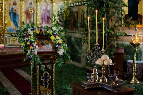Праздник Троицы издавна называли на Руси «зелеными святками»