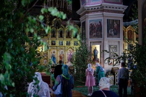 Праздник Троицы издавна называли на Руси «зелеными святками»