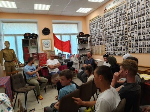В Зиреклинском музее прошла встреча с участником СВО