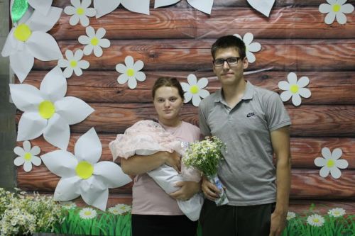 8 июля в районном Доме культуры прошел праздник в честь Дня семьи, любви и верности (фоторепортаж)