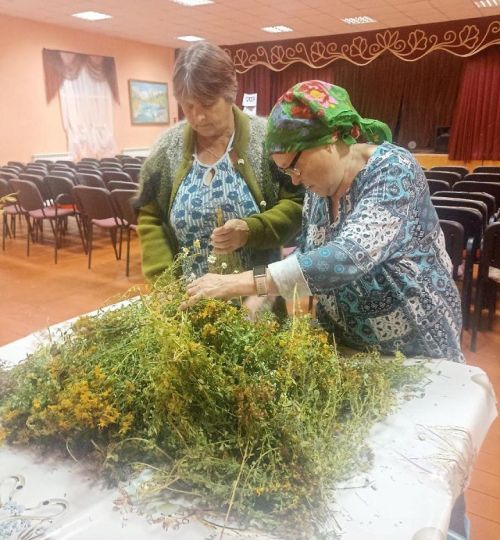 Скоро осень, за окнами август