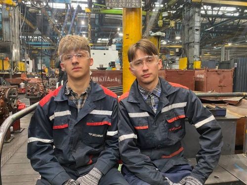 Яңа Чишмә студенты Минск трактор заводында практика уза
