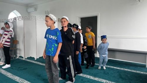 Акъяр авылының «Хәйдәр» мәчетендә укулар бара