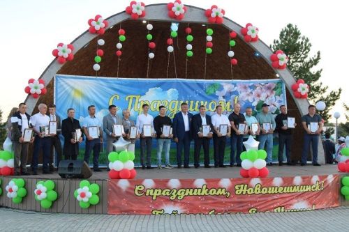 Новошешминцы отметили День Республики (фоторепортаж)
