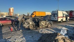 В Набережных Челнах во время движения загорелся автомобиль Geely Emgrand