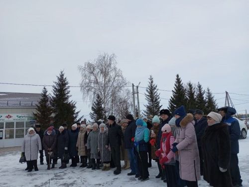 В селе Азеево открыли мемориальную доску погибшему в зоне СВО бойцу