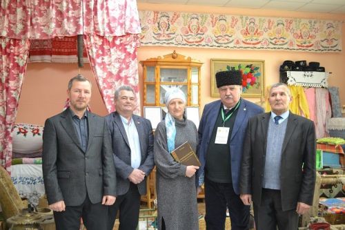 Обменялись опытом и книгами
