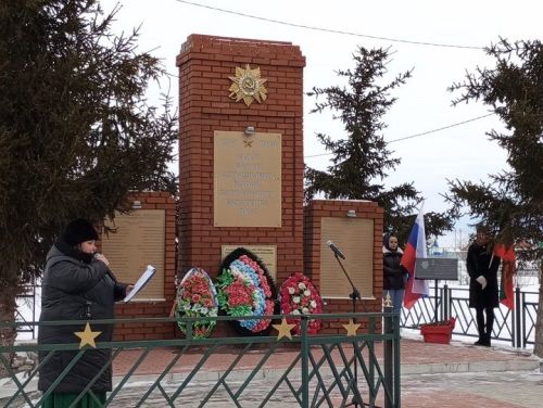 В селе Азеево открыли мемориальную доску погибшему в зоне СВО бойцу